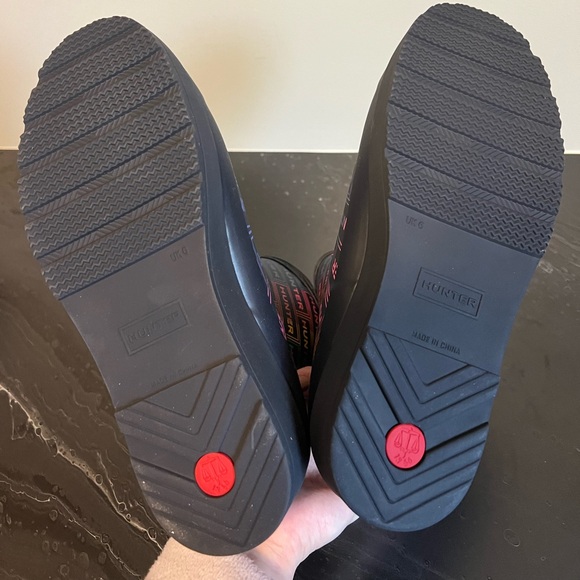 NEW Hunter Play Short Logo Rainbow Navy Boot - Picture 6 of 7